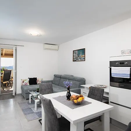 Apartament Sea View With Free Parking Pula